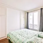 2 Rooms Typically Parisian - Vaugirard